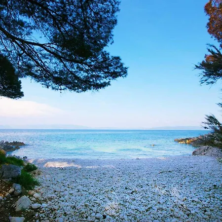 Mediterranea, An Idyllic New With A Mediterranean Touch Vinež