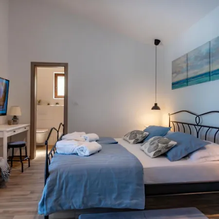 Mediterranea, An Idyllic New With A Mediterranean Touch Vinež