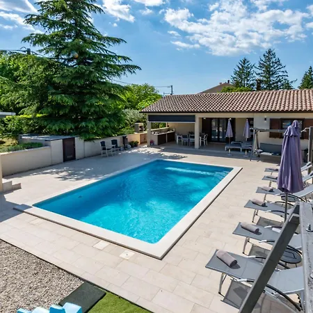 Mediterranea, An Idyllic New With A Mediterranean Touch Casa vacanze *
