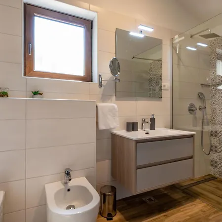 Mediterranea, An Idyllic New With A Mediterranean Touch Дом отдыха Vinez