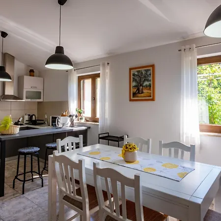 Дом отдыха Mediterranea, An Idyllic New With A Mediterranean Touch